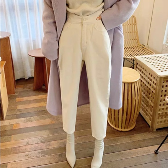 NWT Super High Waisted White Jeans - Picture 3 of 7